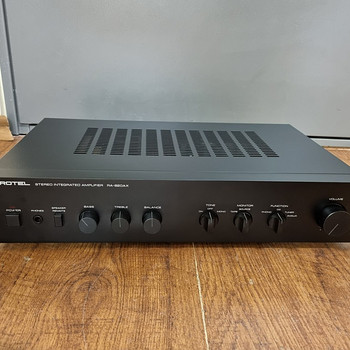 Интегральный стереоусилитель Rotel RA-820AX