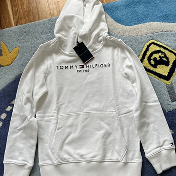 Tommy Hilfiger pusa
