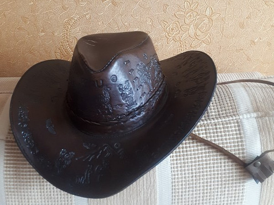 Самбреро из кожи р.58-59