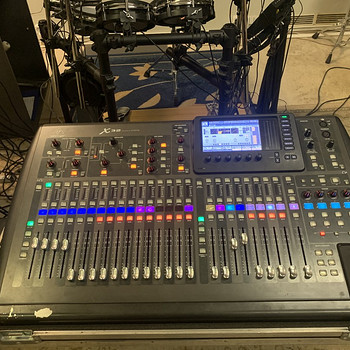 Behringer x32