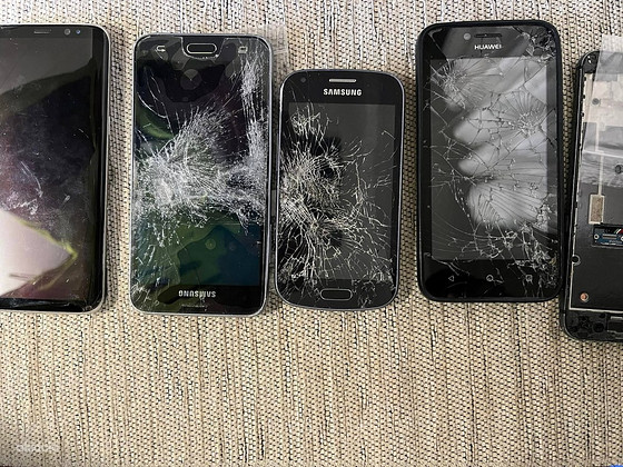 Telefonid varuosadeks