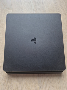 PS4 Slim + Playstation 4 VR (7 foto / 9)