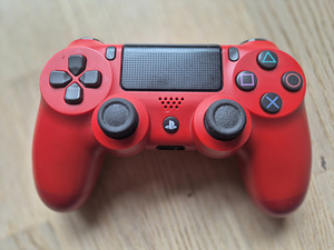 PS4 Slim + Playstation 4 VR (8 foto / 9)