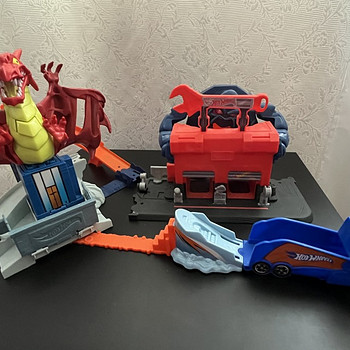 Hot Wheels draakoni autorada + gorilla autoremont