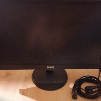 Panen monitori müüki