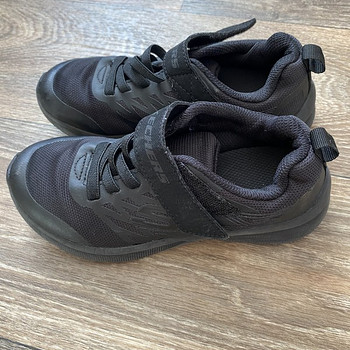 Skechersi tossud