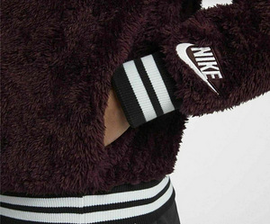 Nike karvane jakk (2 foto / 2)