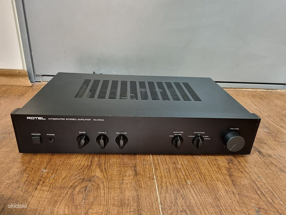 Rotel RA-810A Stereo Integrated Amplifier