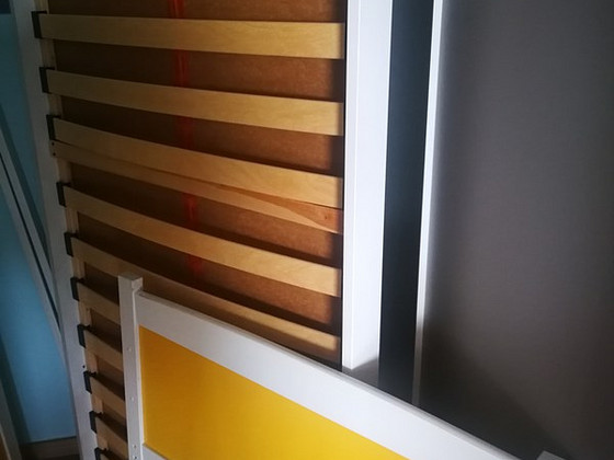 Продам кровать б/у 90*200 с матрасом