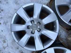 18" оригинальные диски Audi 5x112 (новые) (1 фото из 7)