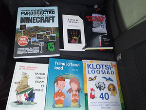 Raamatud (3 foto / 3)