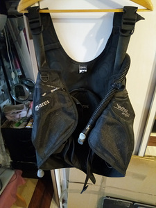 Vest . (1 foto / 3)
