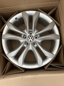 19" оригинальные диски Audi 5x112 (новые) (8 фото из 8)