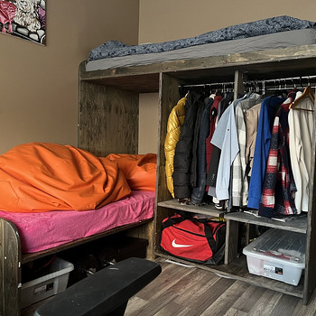 Кровать