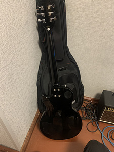 Гитара Les paul + комбик (3 фото из 3)