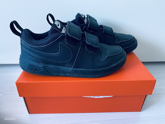 Nike кожаные кроссовки р.30