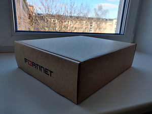 Fortinet FortiSwitch 124F 24x GE RJ45 and 4x 10GE SFP+ (2 foto / 8)