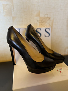Guess обувь (3 фото из 3)