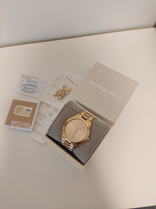 MICHAEL KORS (1 фото из 2)