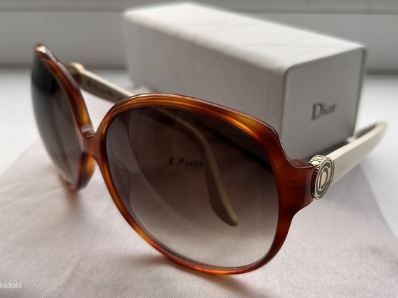 Солнцезащитные очки Christian Dior