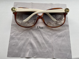 Christian Dior päikeseprillid (4 foto / 4)