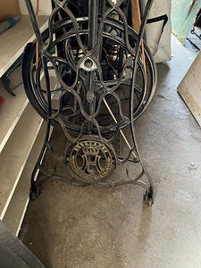 Singer Husgvarna (2 фото из 3)