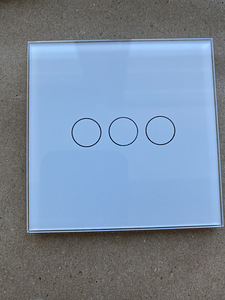 Pistikupesad ja lülitid Smart Home (4 foto / 10)