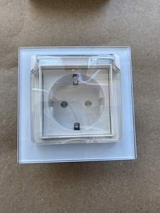 Pistikupesad ja lülitid Smart Home (5 foto / 10)