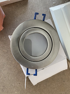 Pistikupesad ja lülitid Smart Home (9 foto / 10)