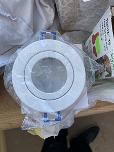 Pistikupesad ja lülitid Smart Home (10 foto / 10)