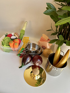 IKEA väike mänguköök tarvikutega (3 foto / 3)