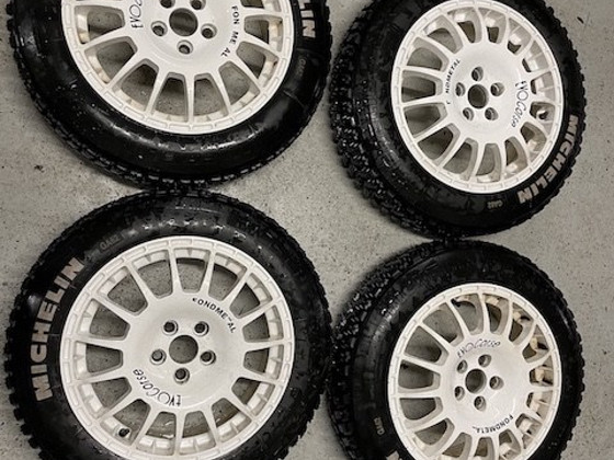 Диски 5x100 16x5.5" EVOcorse с шипами + шипованные шипы Michelin