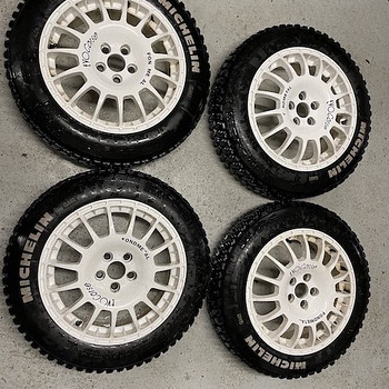 Диски 5x100 16x5.5" EVOcorse с шипами + шипованные шипы Michelin