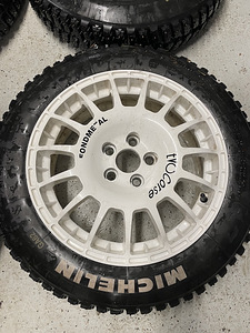 5x100 16x5,5" EVOCorse piigiveljed + Michelini titepiigid (2 foto / 8)