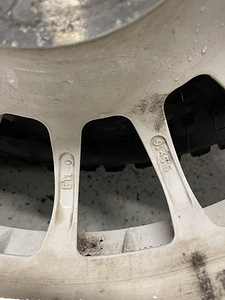 5x100 16x5,5" EVOCorse piigiveljed + Michelini titepiigid (8 foto / 8)