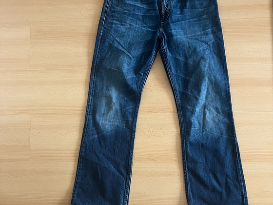 Джинсы Levis