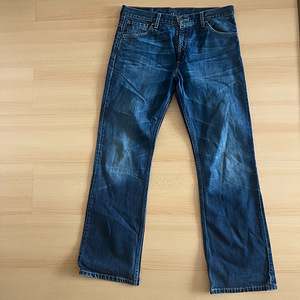 Джинсы Levis (1 фото из 1)