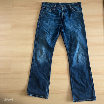 Джинсы Levis