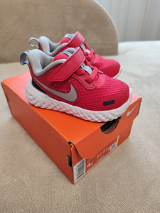 Кроссовки Nike, размер 19.5 (1 фото из 5)