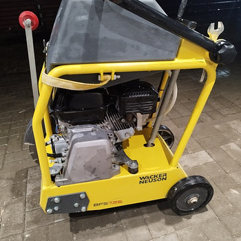 Asfaldisaag Wacker Neuson BFS 735