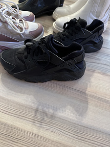Кроссовки nike (2 фото из 4)