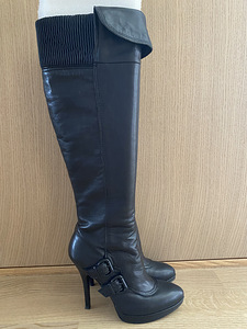 Ботинки GUESS S37 (1 фото из 3)