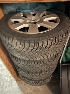 Audi Original. 235/55/18 M+S Nokia Hak 6-7 mmAudi A8 D4 (2 foto / 5)