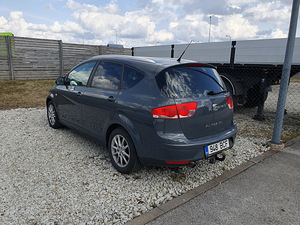 SEAT Altea XL 1.9 77kw 2010 (3 foto / 14)