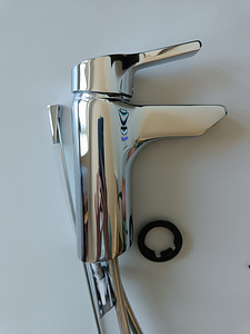 Ideal Standard смеситель (3 фото из 4)