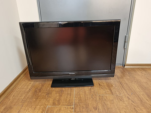 Sharp Aquos LC-32SH7E 32 Inch LCD TV (1 foto / 4)