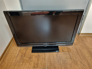 Sharp Aquos LC-32SH7E 32 Inch LCD TV (3 foto / 4)