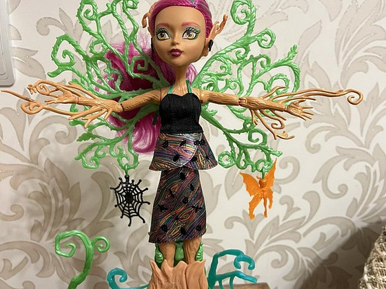 Nukk MONSTER HIGH Garden Ghouls Treesa Thornwillow