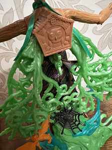 Кукла MONSTER HIGH Garden Ghouls Treesa Thornwillow (3 фото из 4)