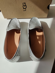 Slip-ons UGG 38 suurus (3 foto / 3)